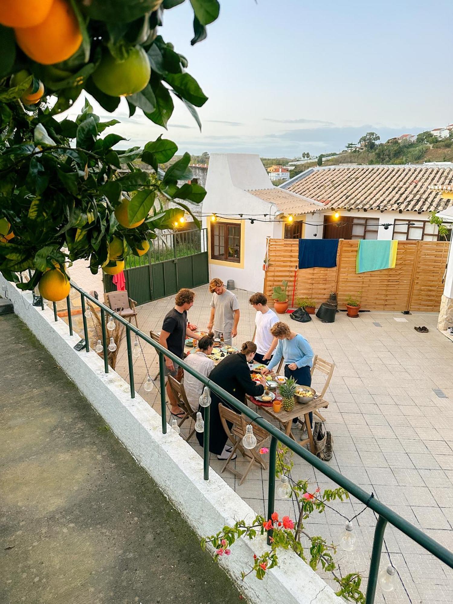 The Far End Surf House - Surf & Yoga Holidays Lourinhã Extérieur photo